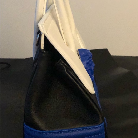 Hand bag - Picture 3 of 13